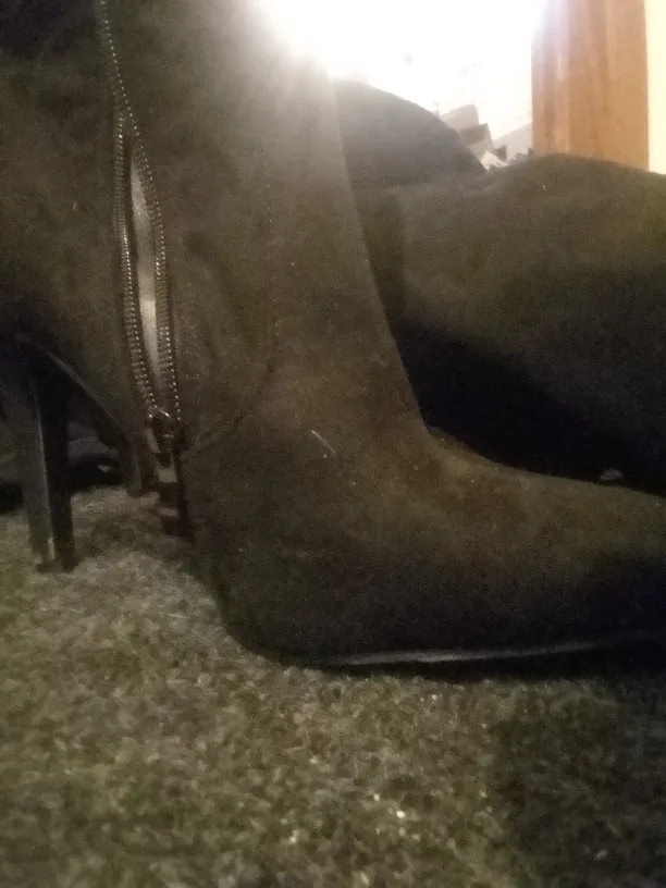 Ardenes Black Heeled Boots