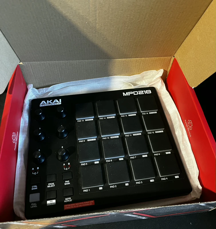 Akai Professional MPD218 MIDI Pad Controller - Like New!