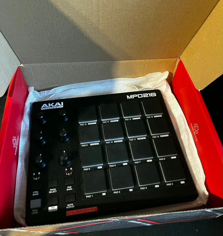 Akai Professional MPD218 MIDI Pad Controller - Like New!