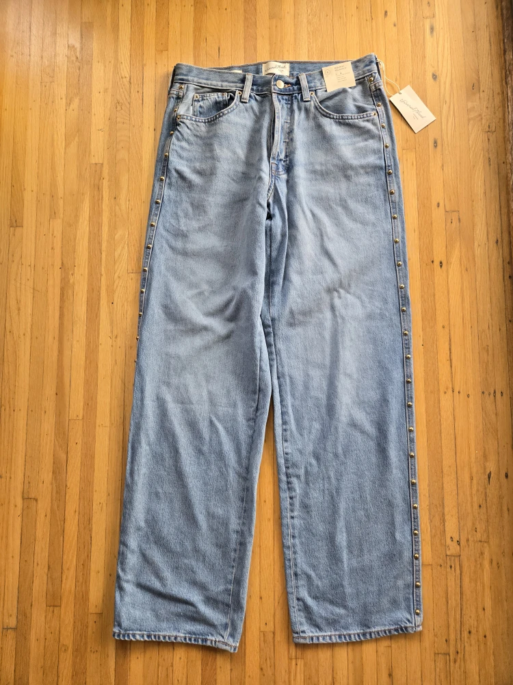 NWT Universal Thread Mid-Rise 90s Baggy Jeans - Size 4