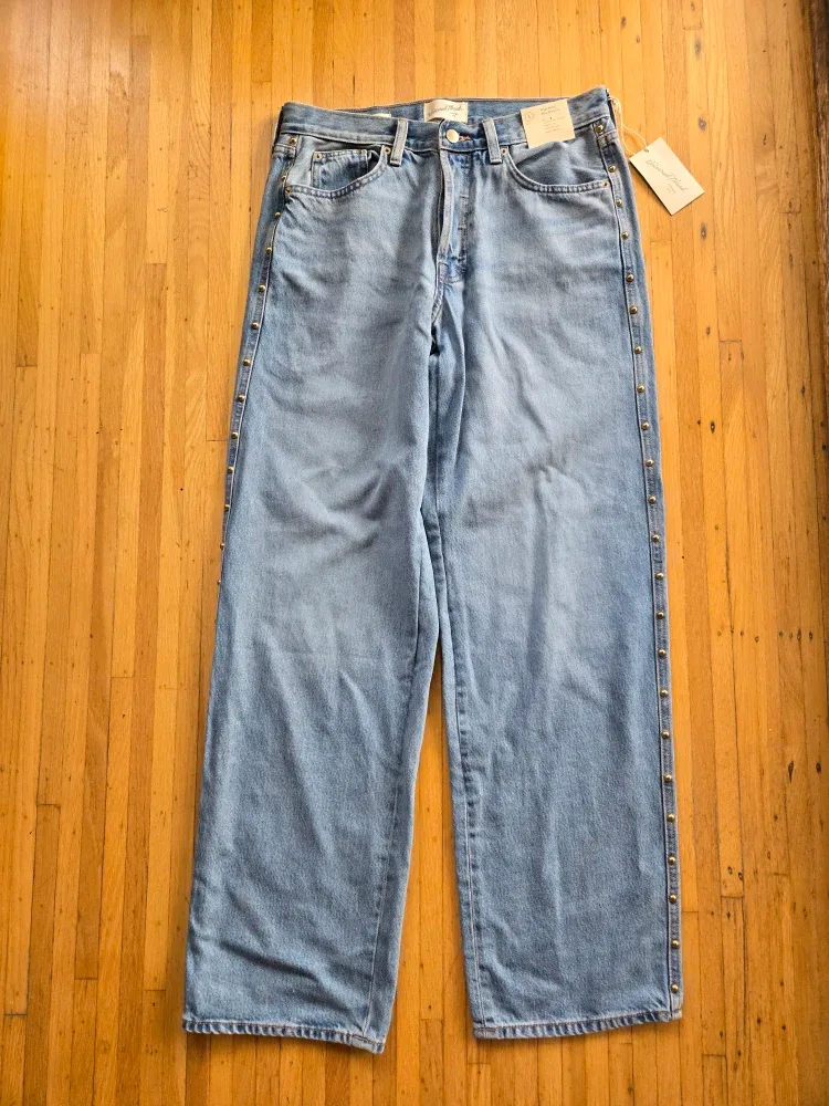 NWT Universal Thread Mid-Rise 90s Baggy Jeans - Size 4 thumbnail
