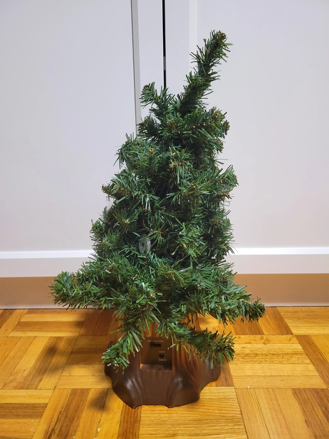 Rare Gemmy Animated Douglas Fir Christmas Tree - photo 3