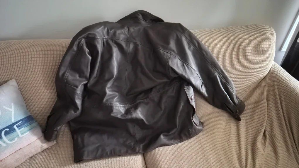 The Olde Hide House Leather Jacket, Size S image indicator(3)