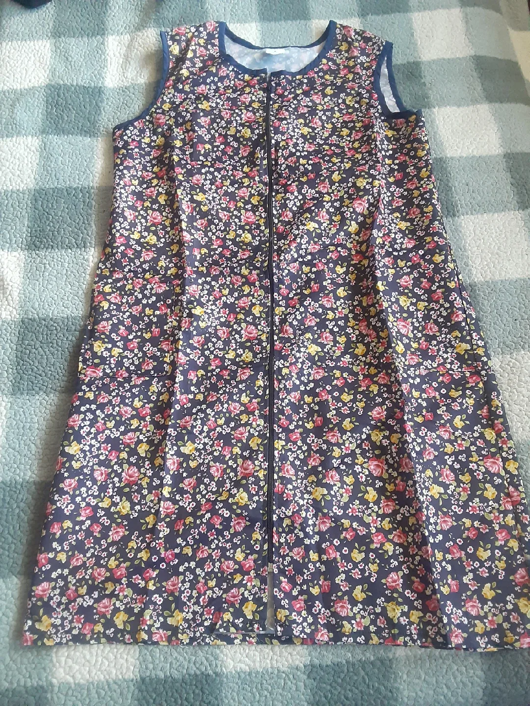 Floral Sleeveless Dress - Size M