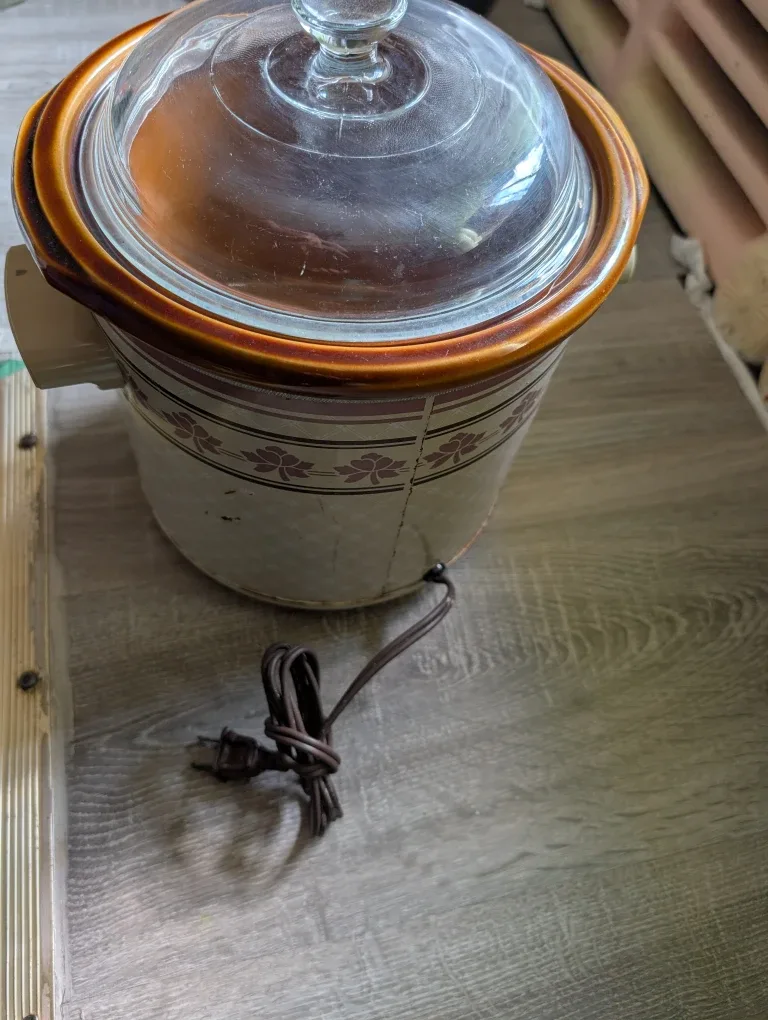 Vintage Floral Crock Pot with Glass Lid image indicator(2)