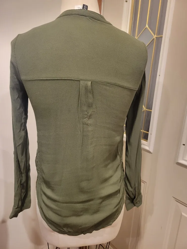 Women's size 2 top image indicator(2)