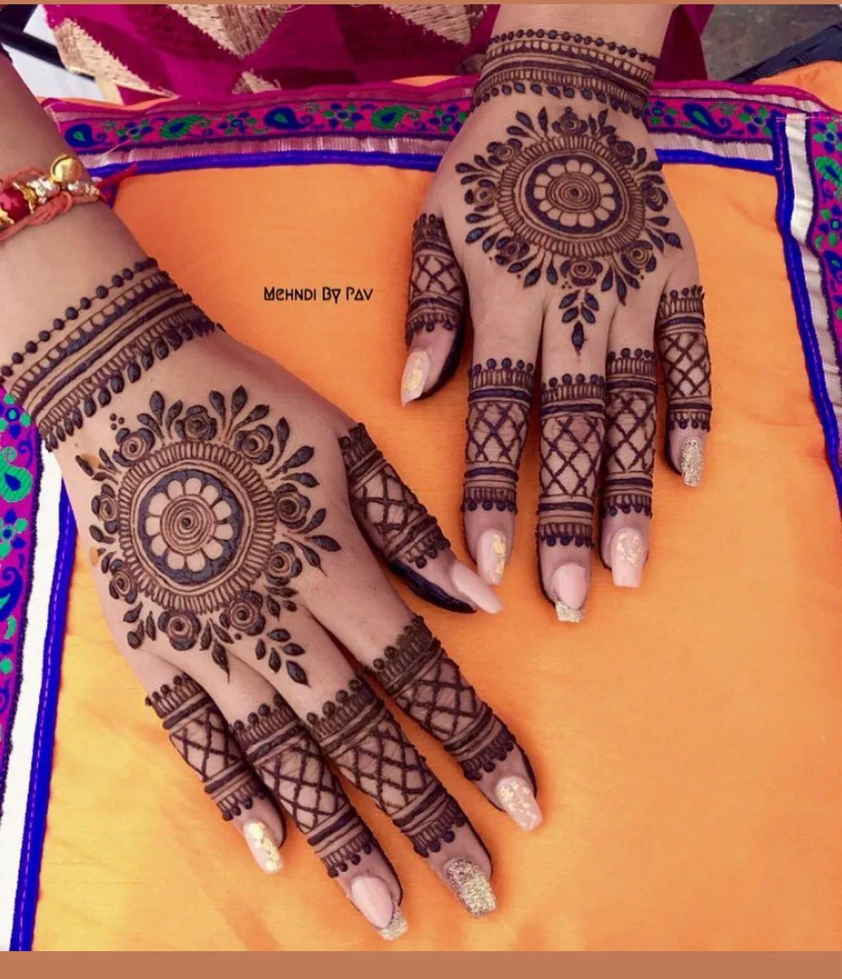 Mehndi artist image indicator(6)