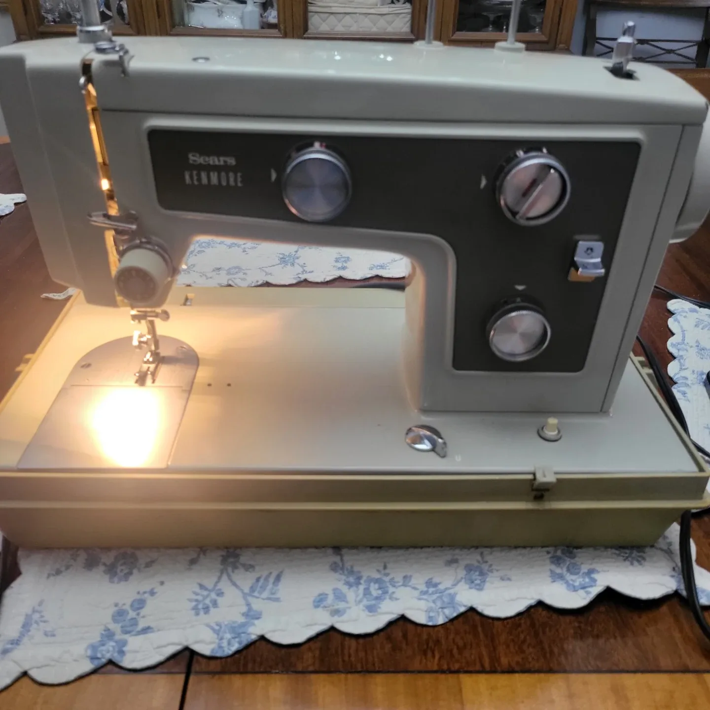 VTG 1967 Sears Kenmore Sewing Machine