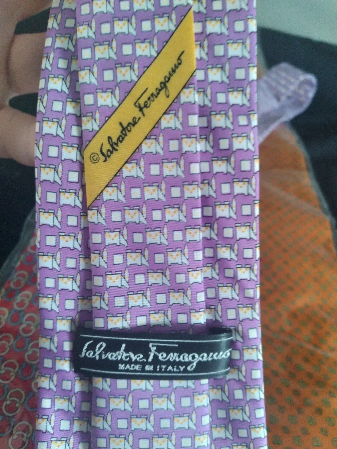 Designer ties image indicator(8)