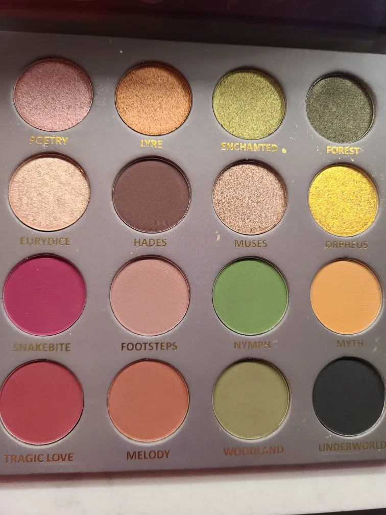 Lois Cosmetics Meet Me In The Underworld Eyeshadow Palette image indicator(2)