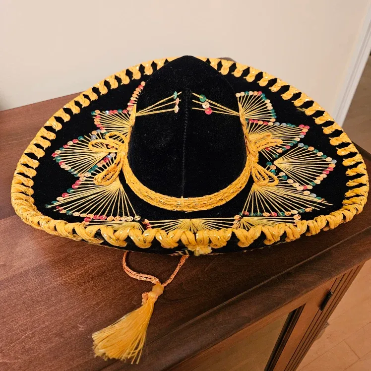 Pigalle Salazar Yepez Sombrero