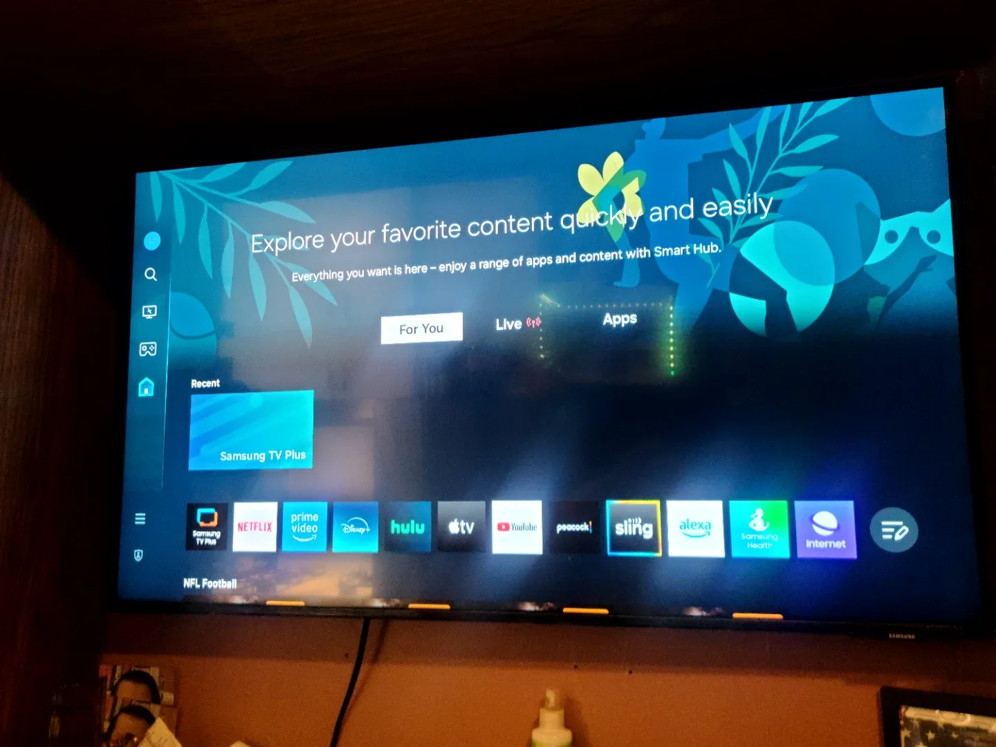 32" Smart Monitor M7 (M70D) 4K UHD with Streaming TV, Speakers image indicator(2)