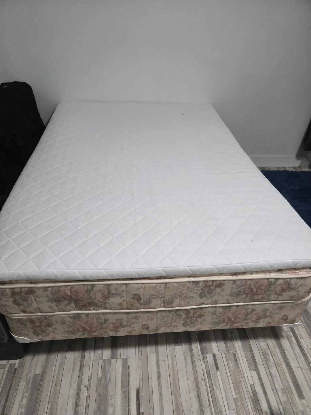 Double Mattress - Floral Design image indicator(2)