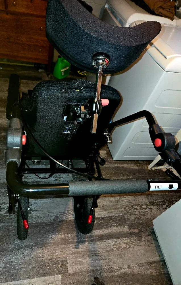 Maple Leaf Super Tilt Wheelchair image indicator(4)