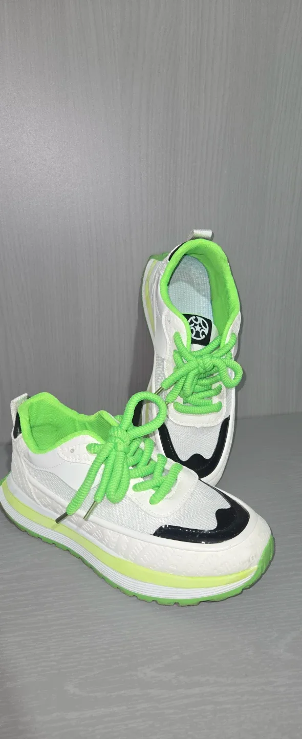 Assorted Sneakers image indicator(2)