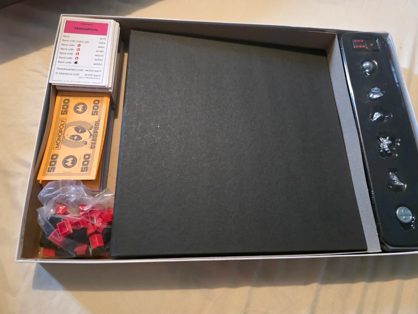 Monopoly Deadpool Edition Board Game image indicator(2)