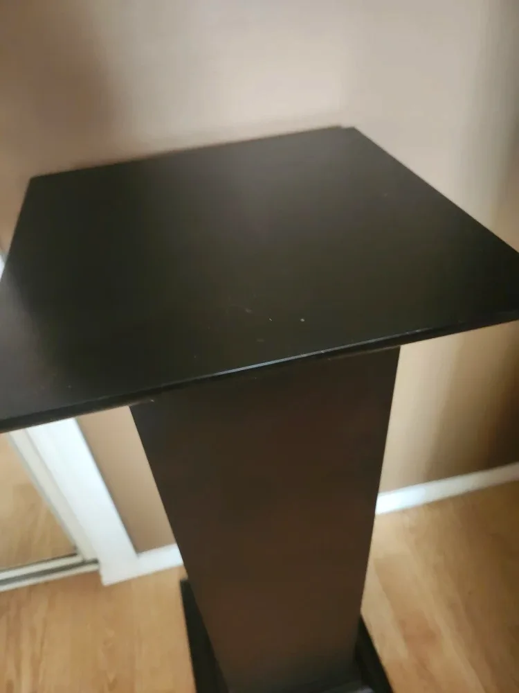 Solid Wood Pedestal Stand image indicator(3)