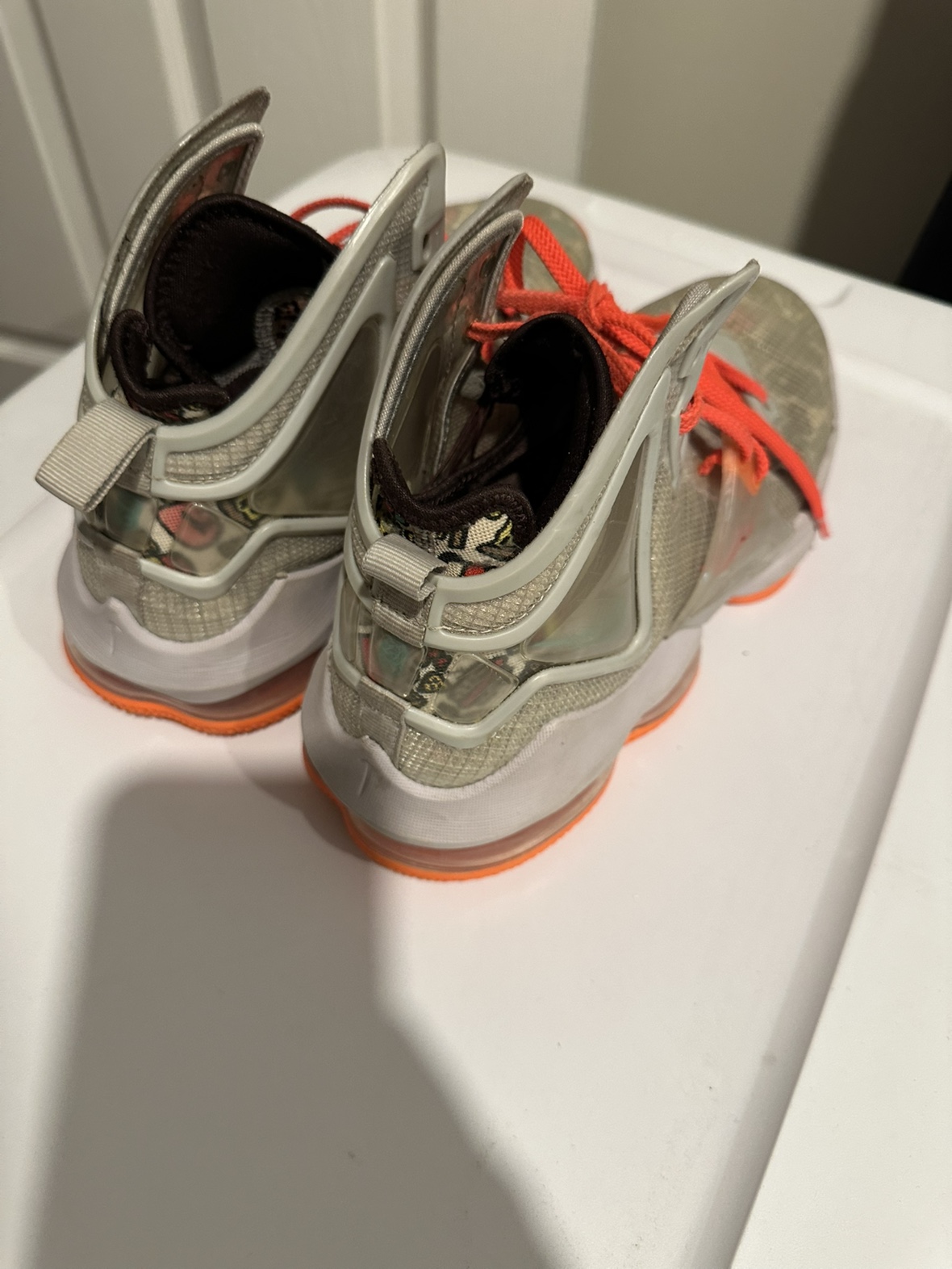 Nike LeBron 16 Low Youth Size 7Y - photo 2