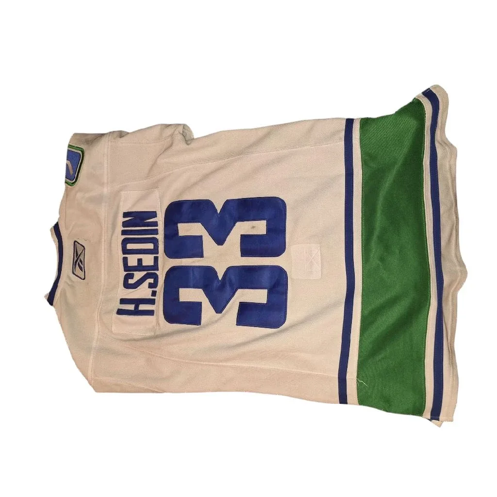 Vancouver Canucks H. Sedin #33 Reebok Jersey - Size 48 image indicator(2)