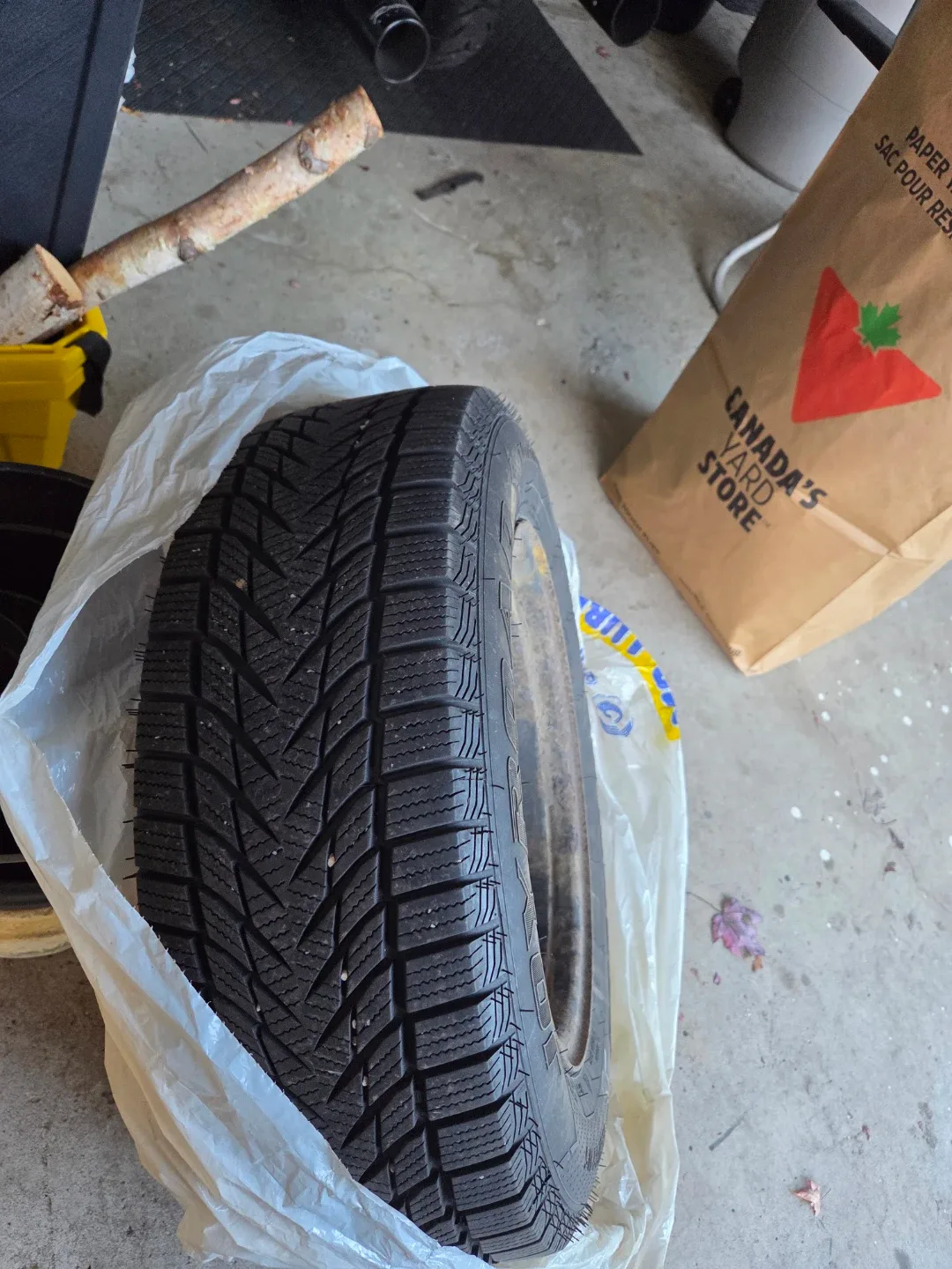 Roadan 195/65R15 91H Tire image indicator(3)