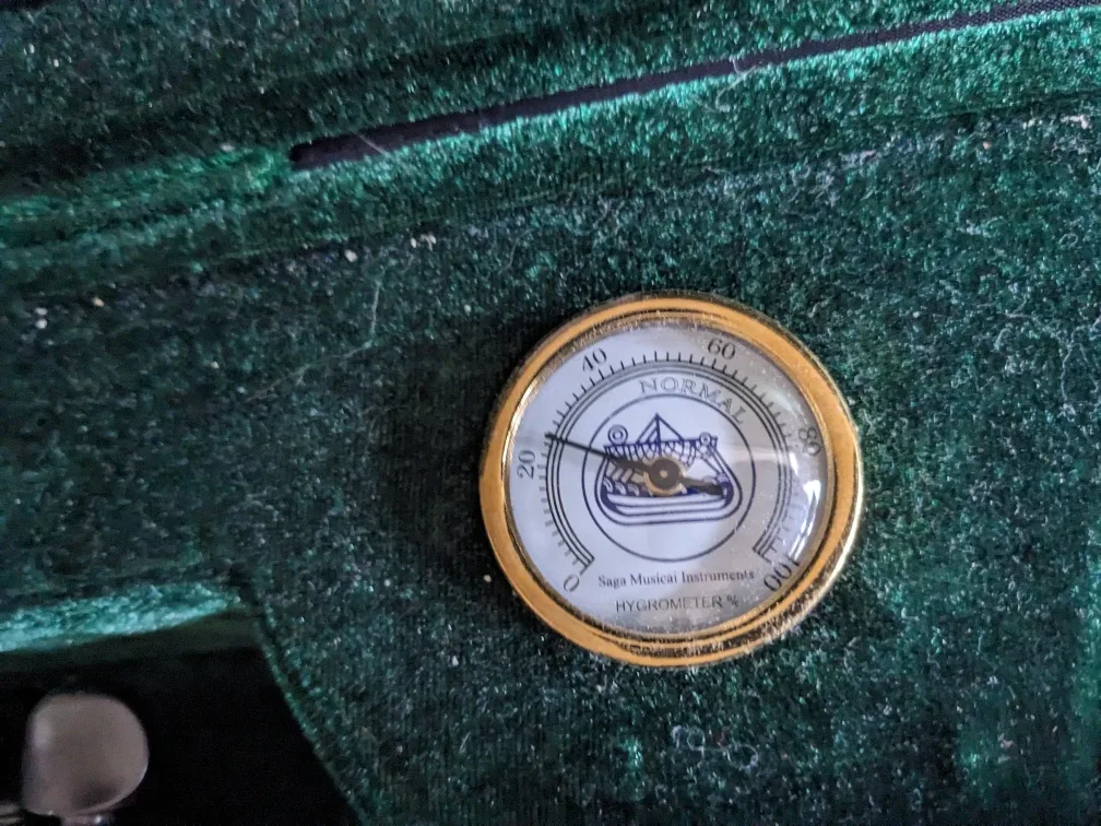 Viola with Bow and Case image indicator(5)