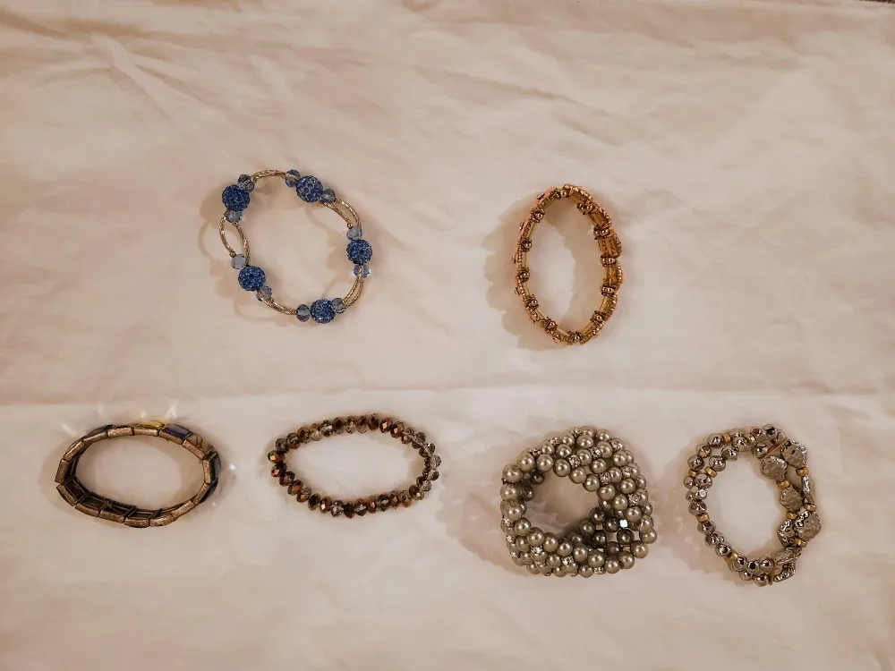 Assorted Beaded Bracelets - Bundle of 6 image indicator(5)