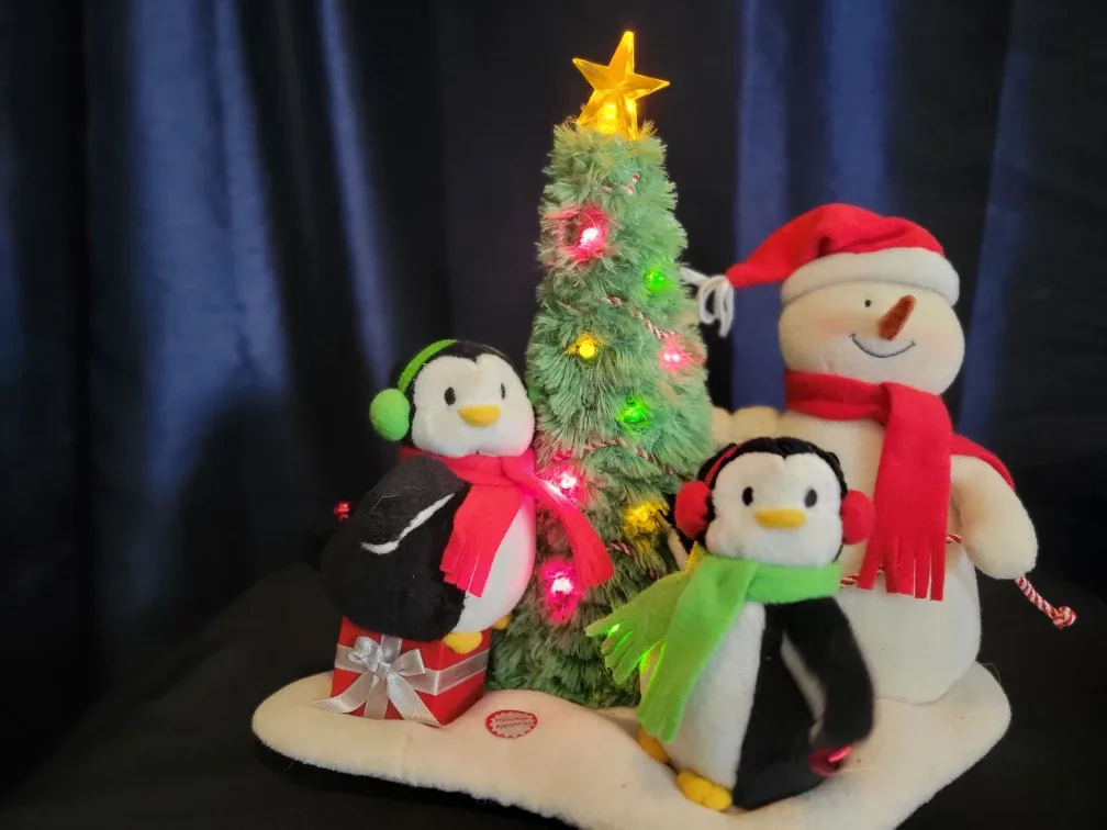 HALLMARK Christmas Animated Plush Display