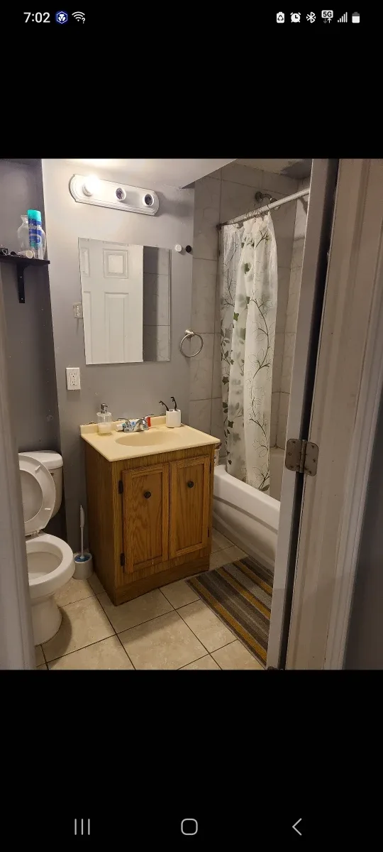 1 bedroom basement Apartment image indicator(2)