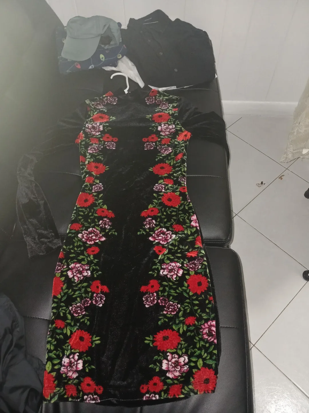 H&M Divided Black Floral Dress - Size 4 image indicator(3)