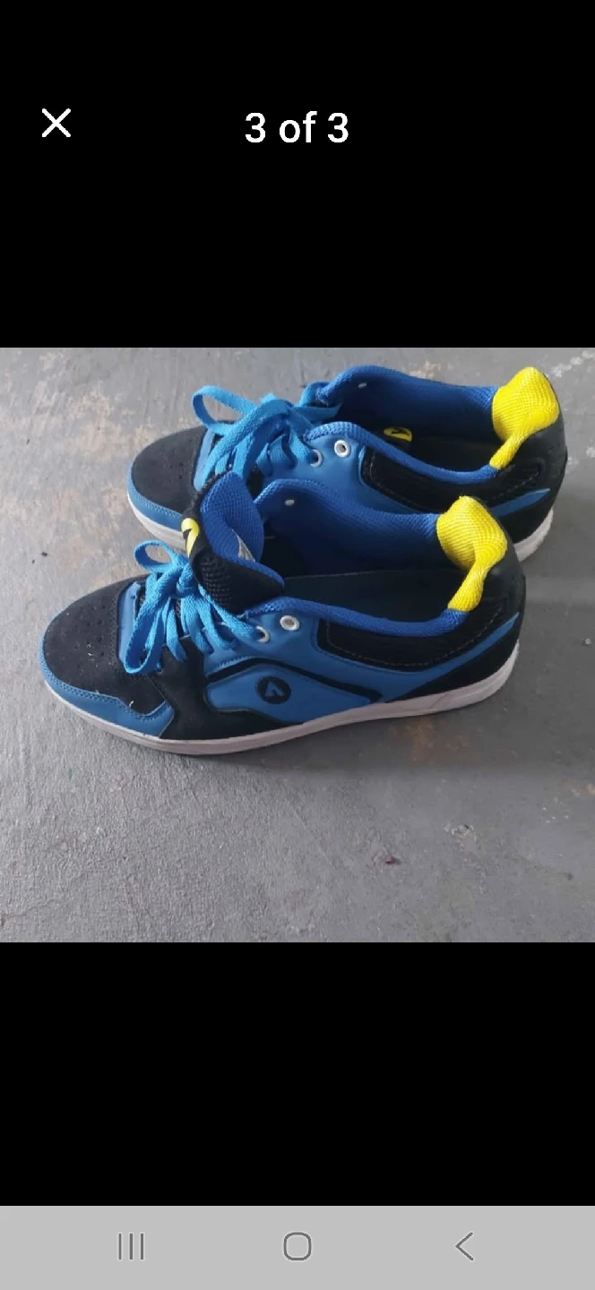 Airwalk Blue/Black Sneakers - Size 8.5