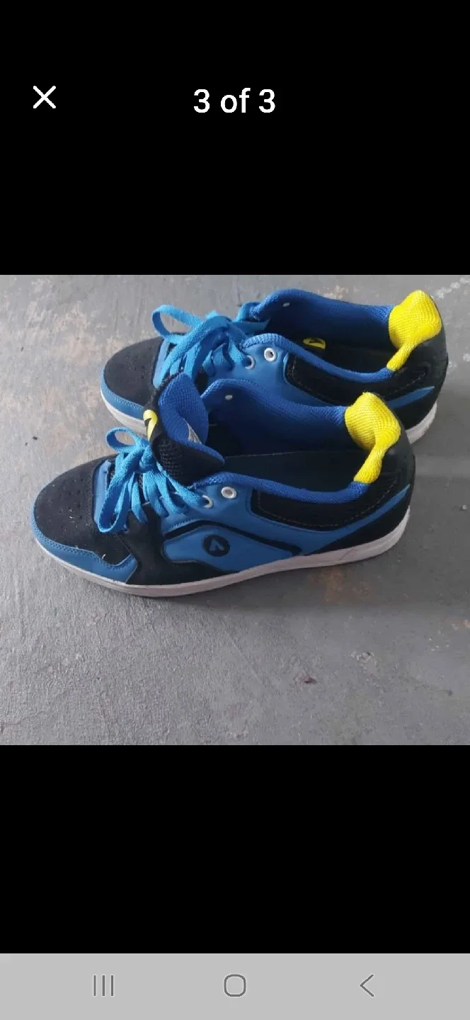 Airwalk Blue/Black Sneakers - Size 8.5