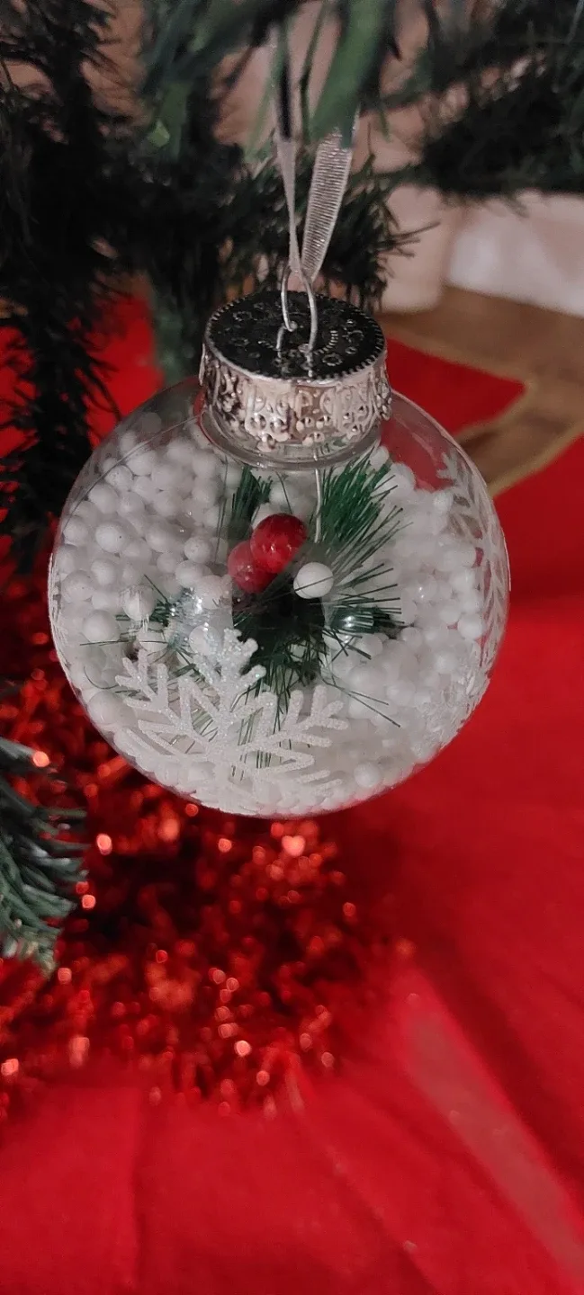 Christmas Tree with Ornaments - 6 feet image indicator(6)