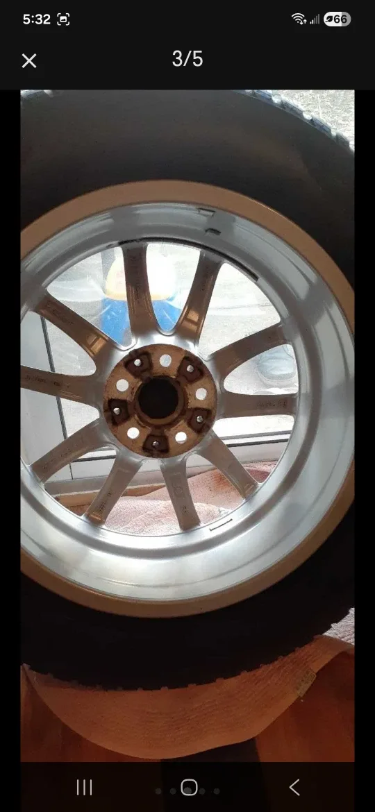 BMW Alloy Wheels with Pirelli Sottozero Winter Tires image indicator(5)