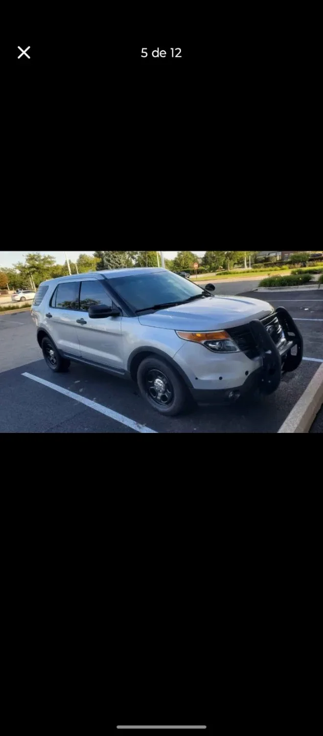 Ford Explorer SUV - Silver image indicator(3)