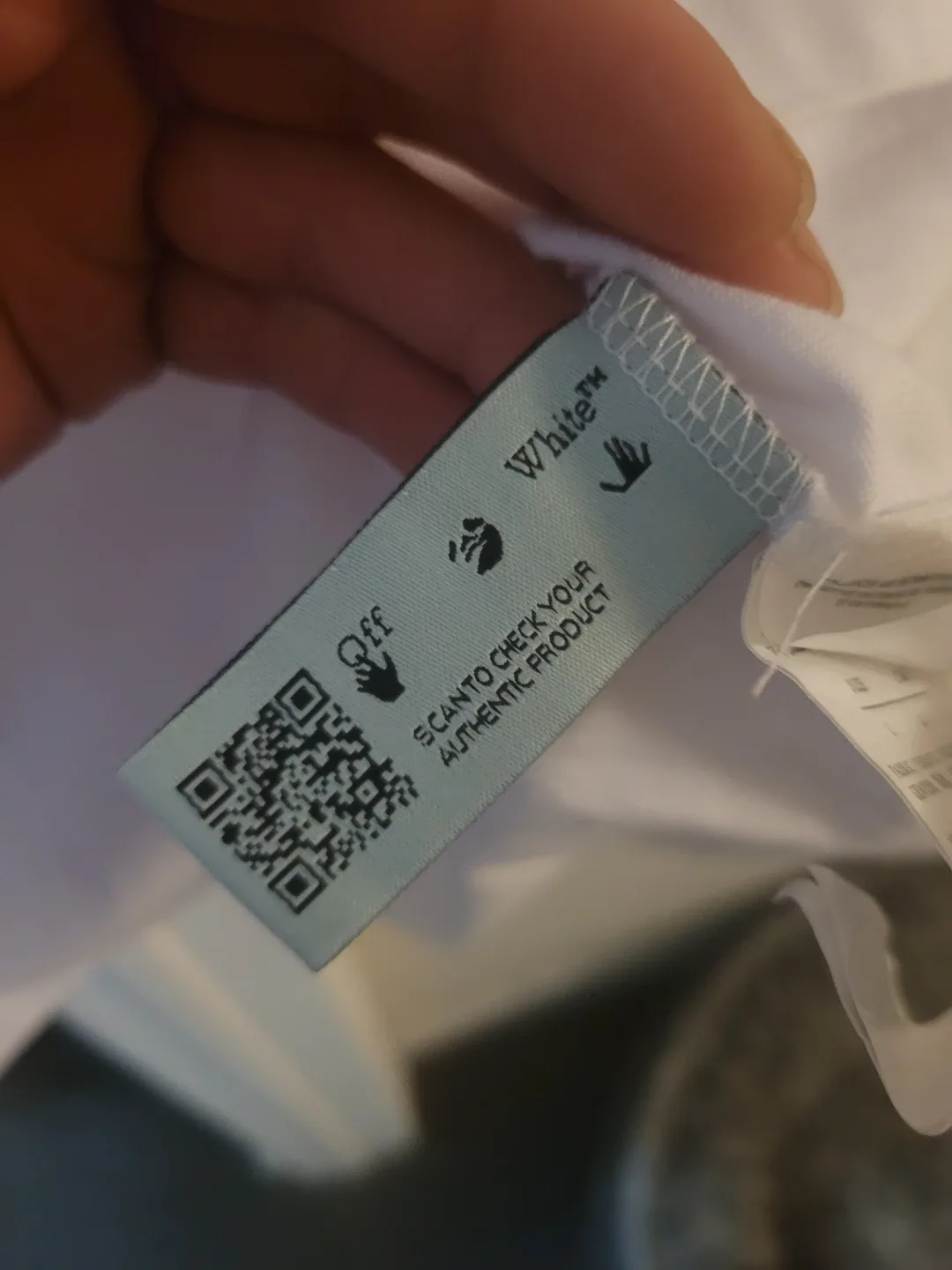 Off-White White T-Shirt, Size L image indicator(4)