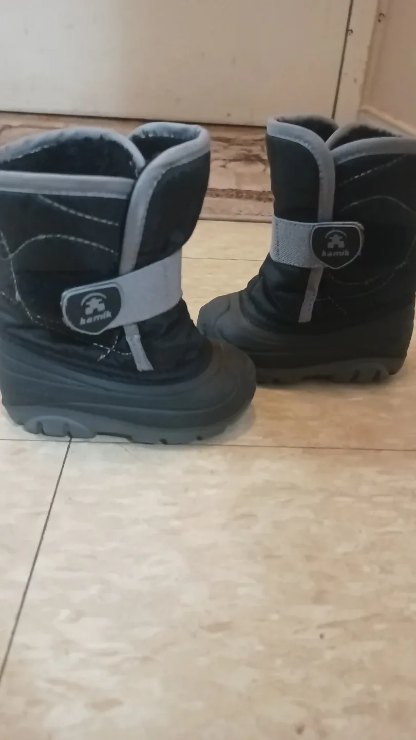 Kamik Black Winter Boots Size 5 image indicator(4)