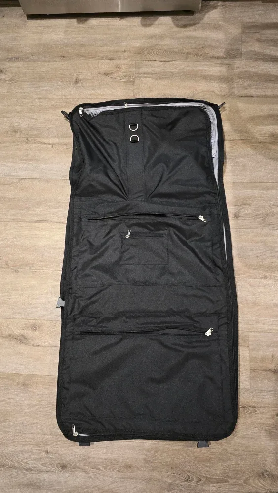 Skyway Black Garment Bag image indicator(2)