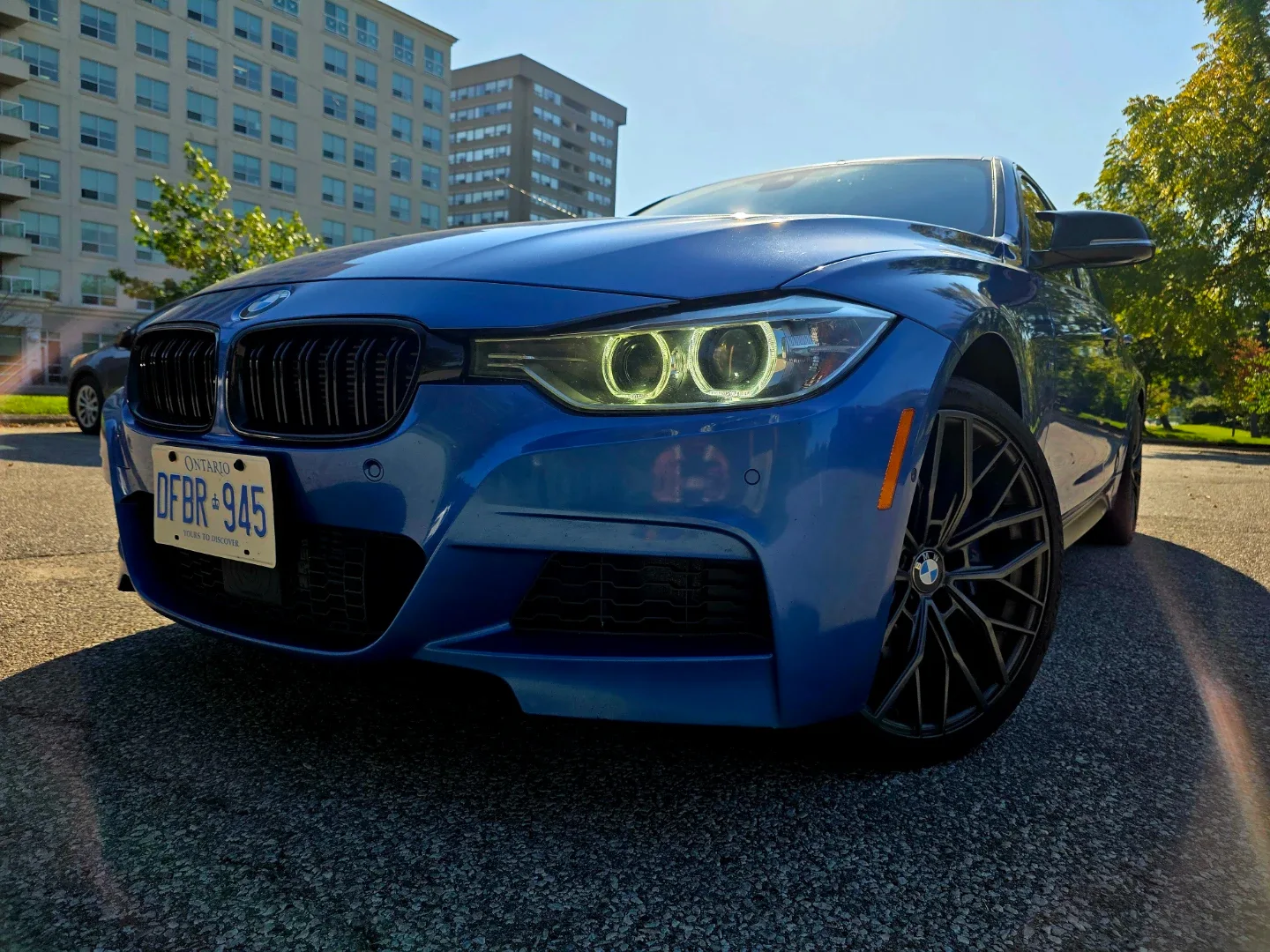 BMW 335i xDrive M package  Series Sedan - Blue image indicator(4)