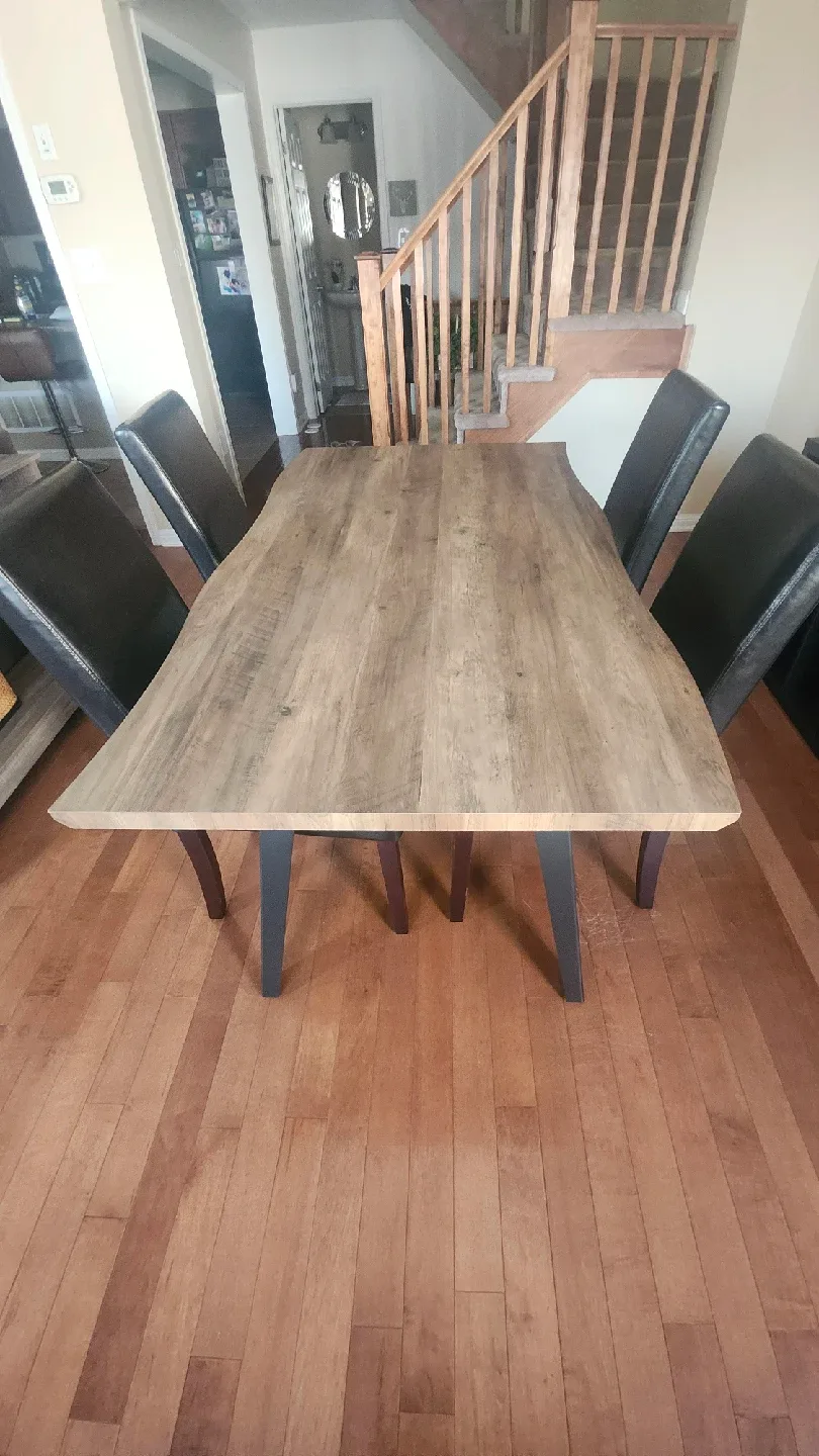 Dining Table with 4 Chairs image indicator(3)