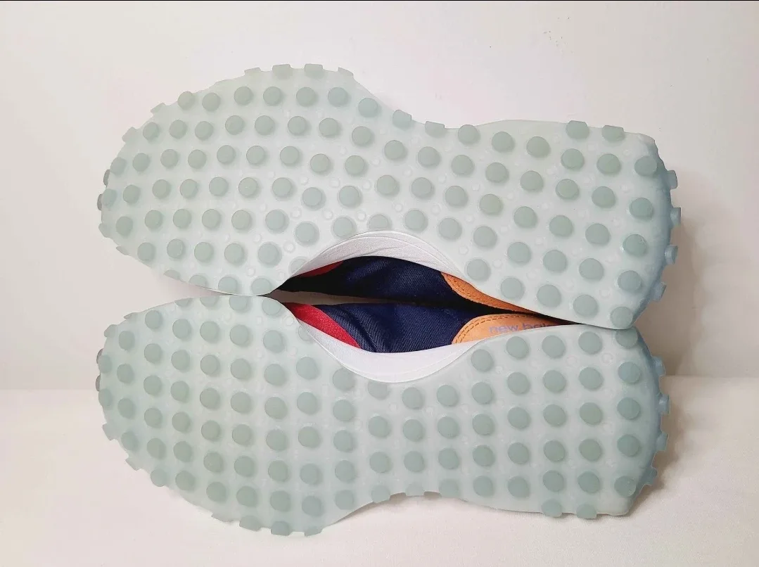 Like New! New Balance Kawhi Leonard Size 10 Shoes image indicator(4)