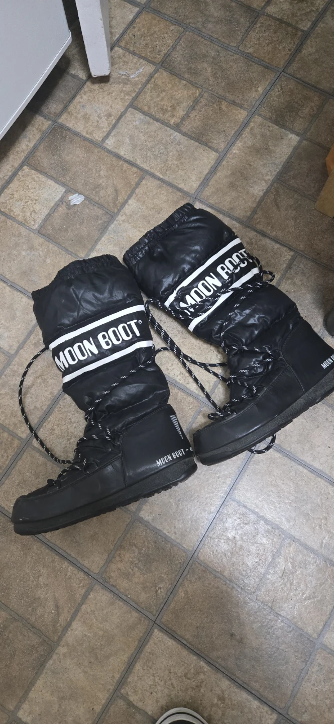 Moon Boot Black Winter Boots