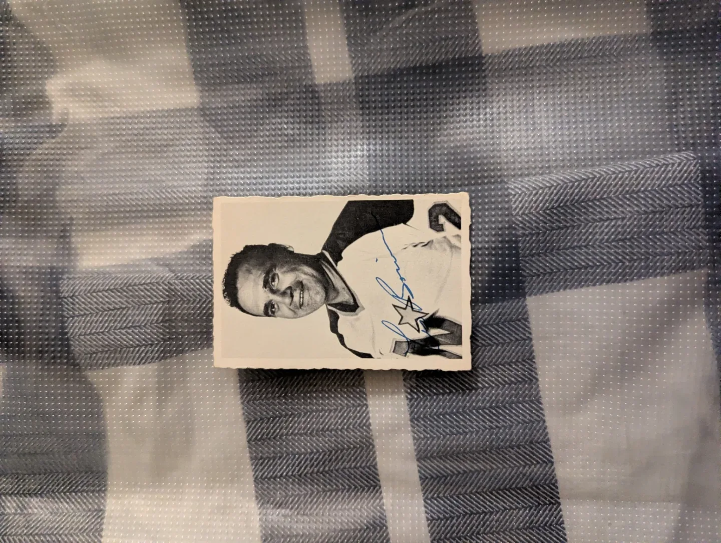 Vintage hockey cards image indicator(7)