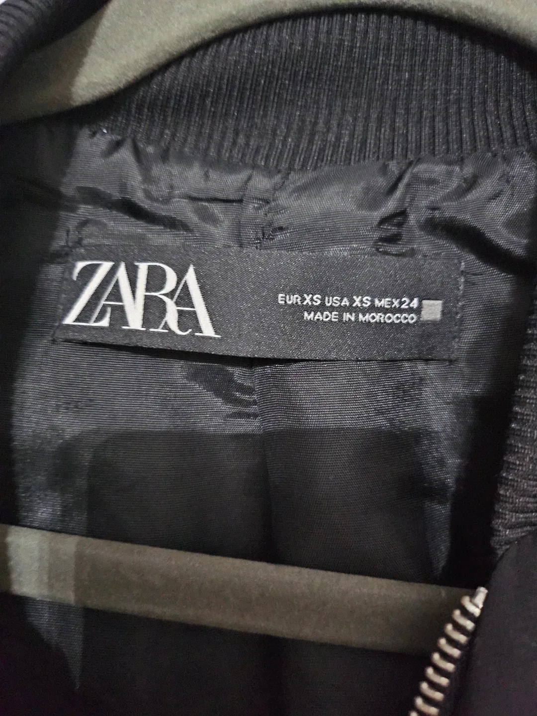 🖤🩶🫶💫Zara Black Bomber Jacket - Size XS image indicator(2)