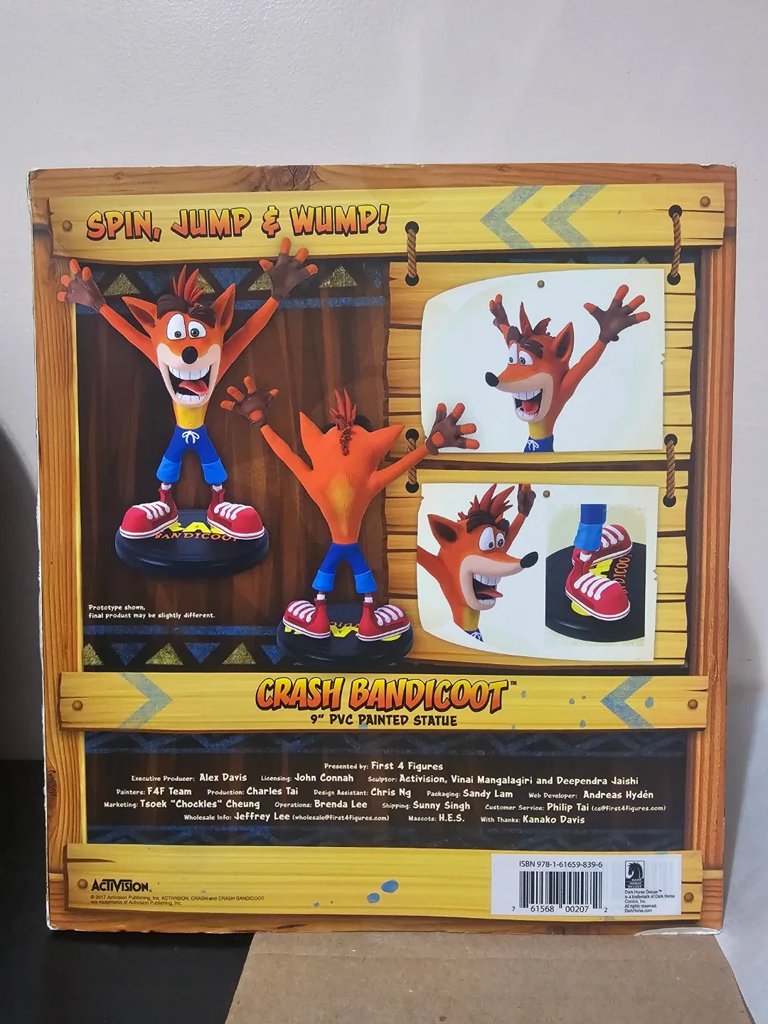 Crash Bandicoot 9" PVC Painted Statue by First 4 Figures image indicator(2)