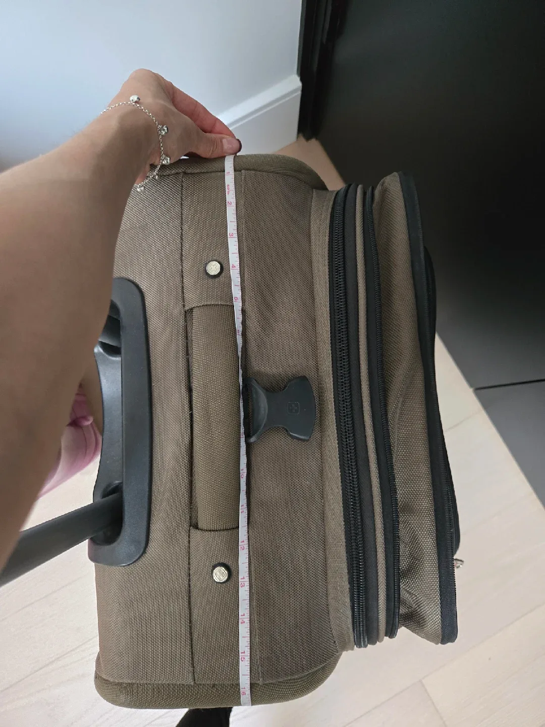 SwissGear Luggage image indicator(5)