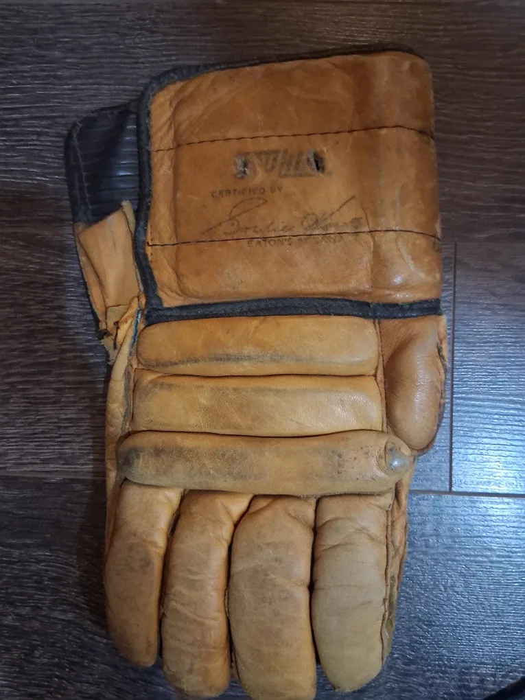Eaton's Vintage Hockey Glove