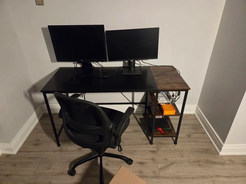 Desk with Shelves and Office Chair image indicator(3)