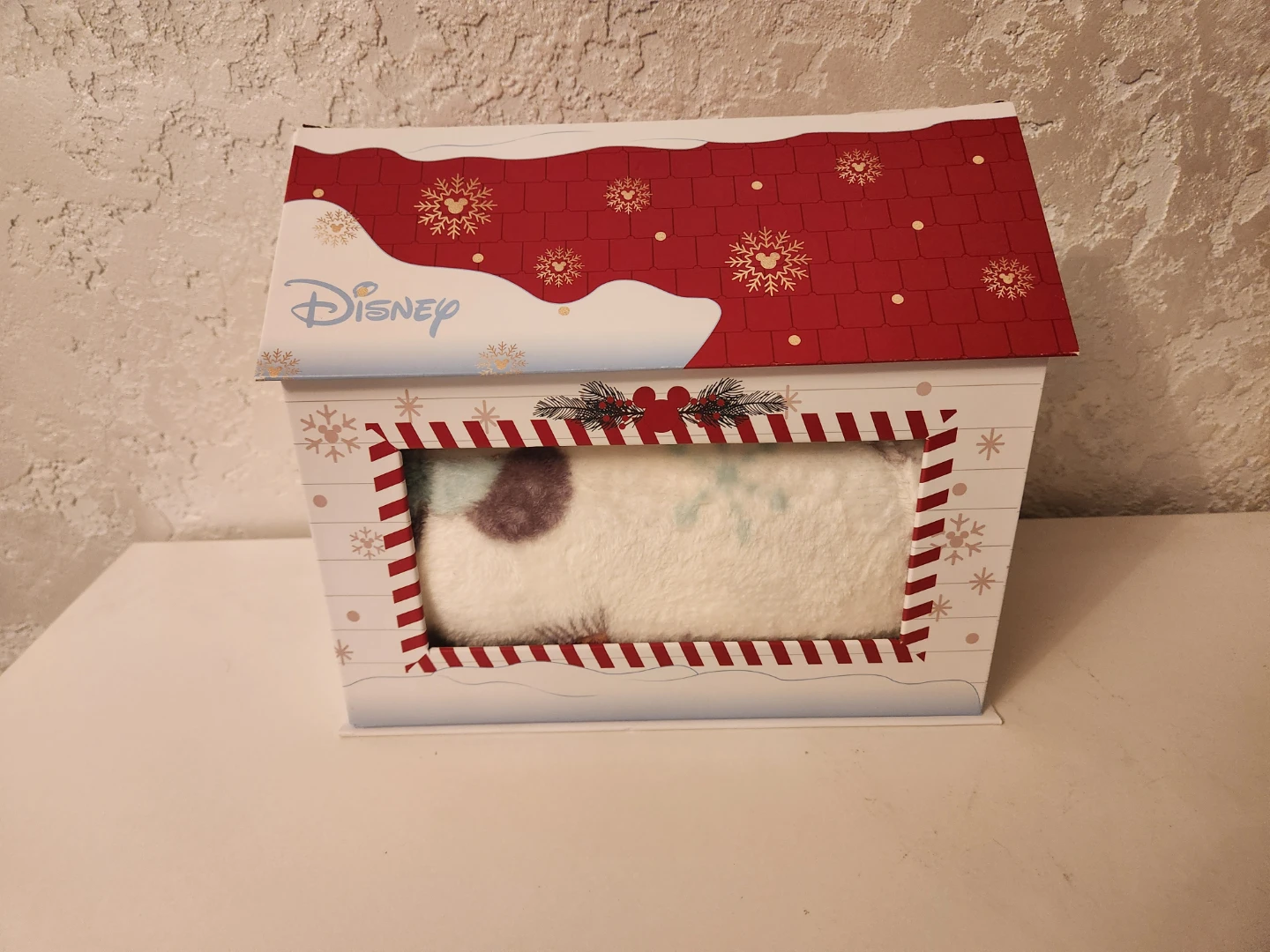 Disney Plush Throw Blanket - New in Box! - photo 5