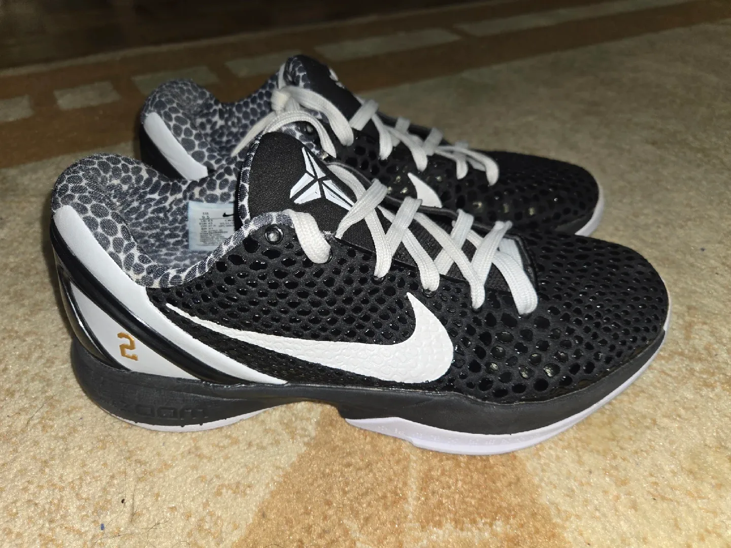 Nike Kobe Mamba Gigi Black/White Shoes image indicator(4)