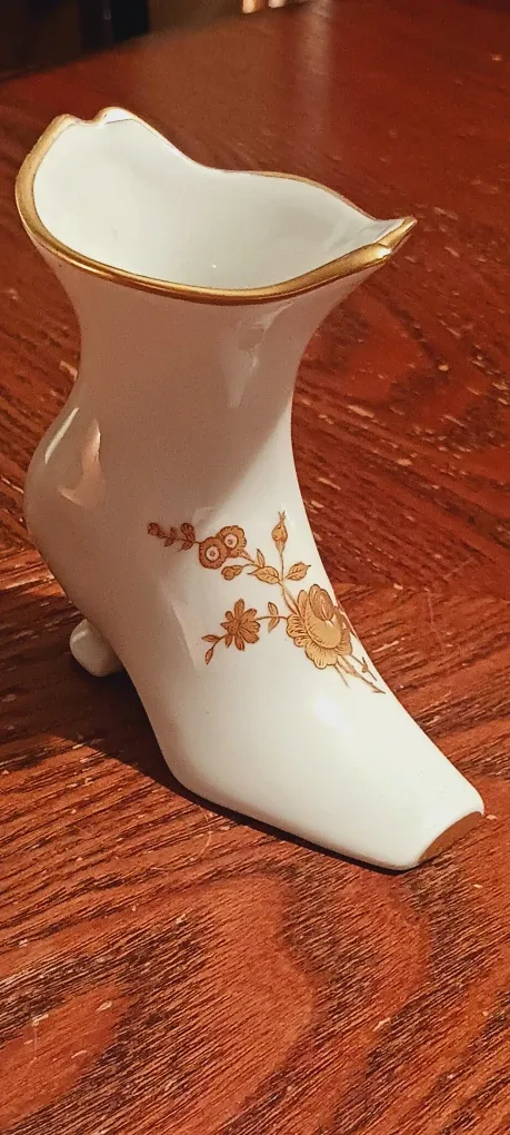 Limoges France 22K Gold Trim Porcelain Boot Figurine image indicator(2)